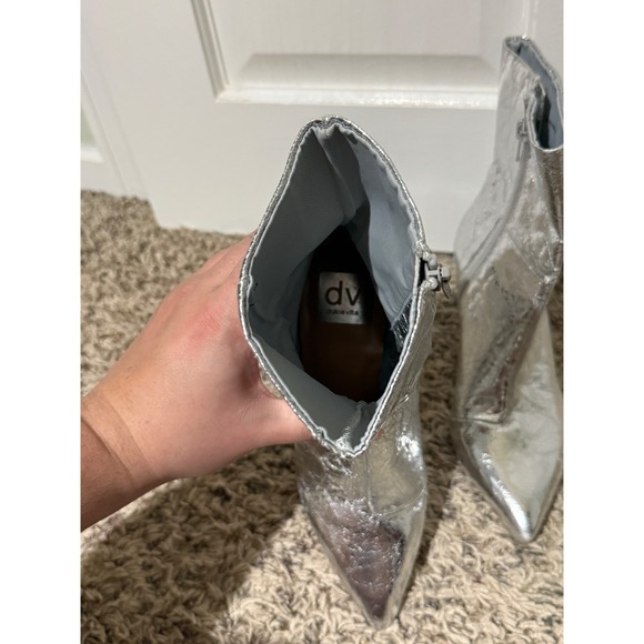 DV Dolce Vita Silver Metallic Pointed Toe Kitten Heel Ankle Boots Womens 5.5 - Picture 4 of 5